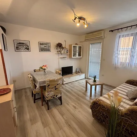 Apartment Kuca Za Odmor Manuela & Andrea - Grijani Bazen