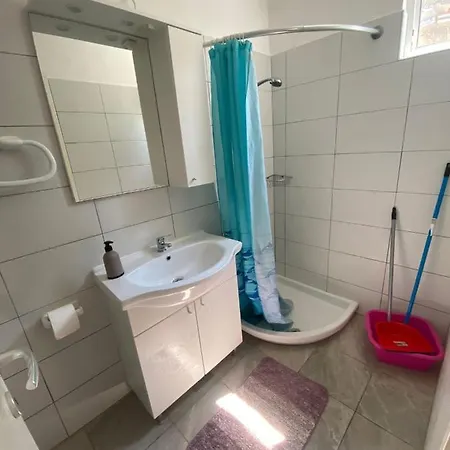 Appartement Kuca Za Odmor -m&a-grijani Bazen Fažana
