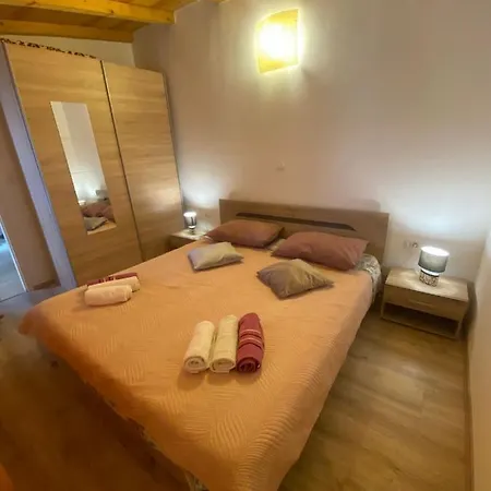 Appartement Kuca Za Odmor -m&a-grijani Bazen Fažana