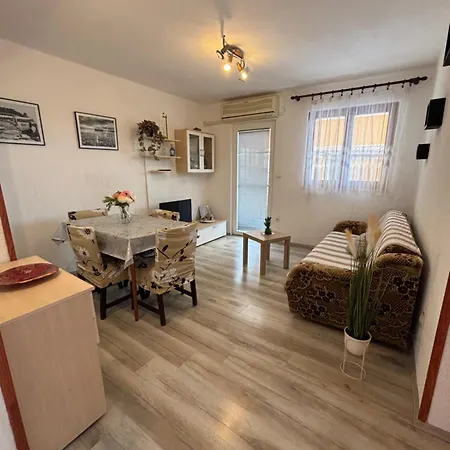 Kuca Za Odmor -m&a-grijani Bazen Appartement Fažana